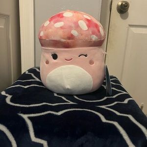 Squishmallow Molly 8 inch